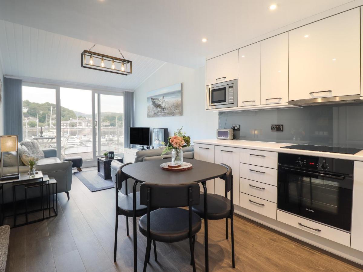 Moelwyn 57d South Snowdon Wharf Apartment